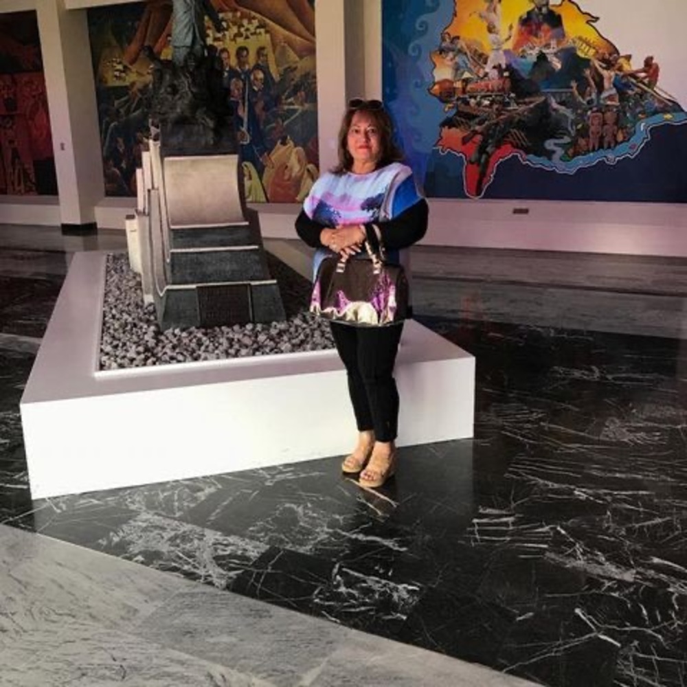 Meet your Posher, Maria elena